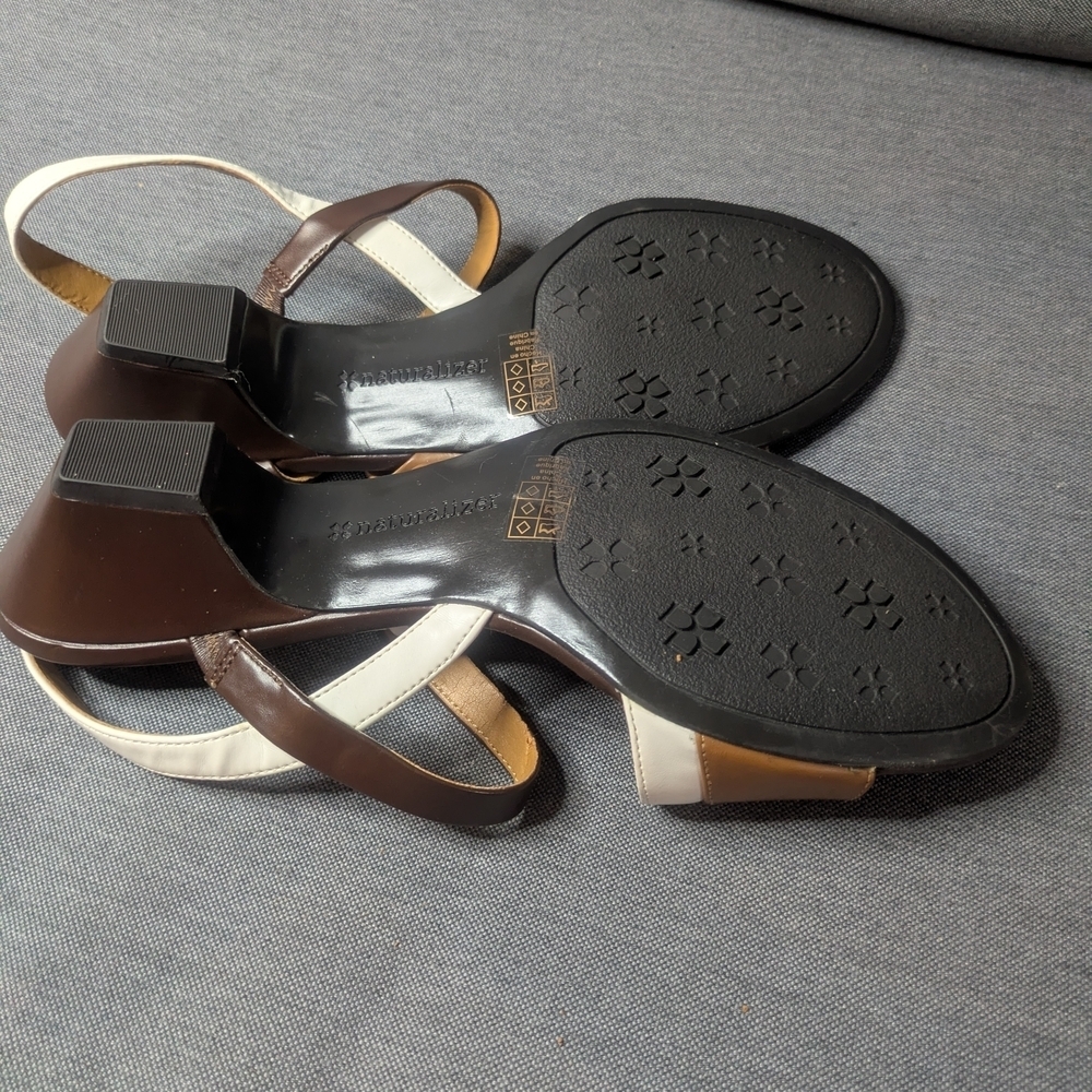 Naturalizer Bradley Brown and White Strappy Sandals BNWOT - Picture 7 of 9